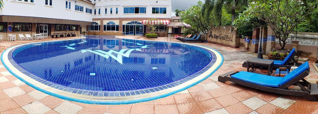 Major Grand Hotel Chum Phae Exterior foto